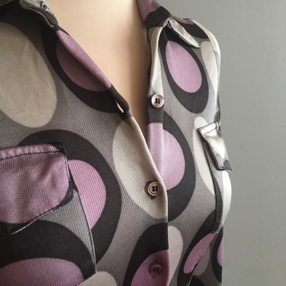 Graphic XS lavender & grey button-down blouse - Picture 3 of 7